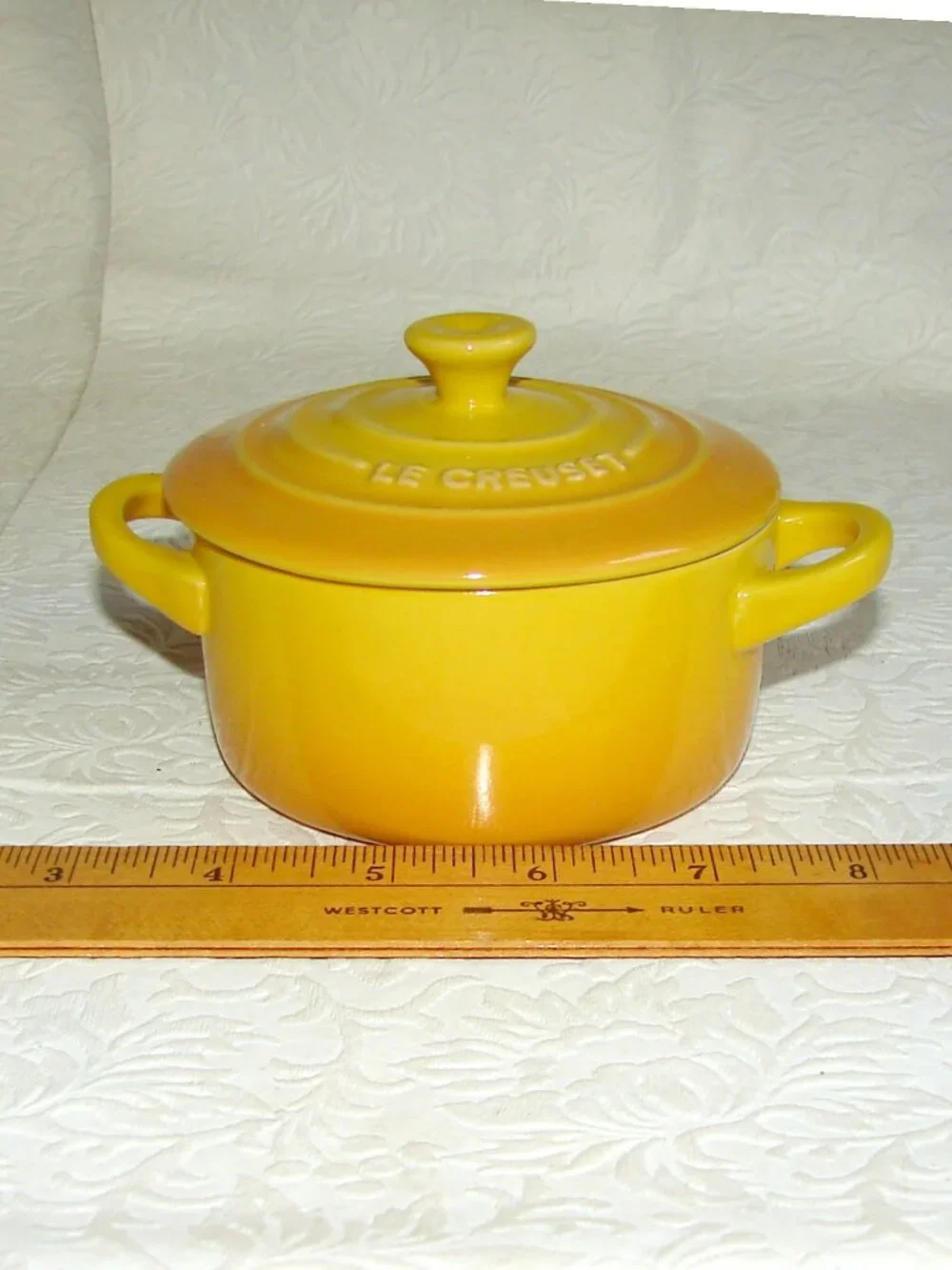 Le Creuset Mini Cocotte Round 8 oz. Yellow Soleil, Stoneware Ramekin w/Lid